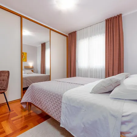 Matea With Terrace Apartamento Zadar