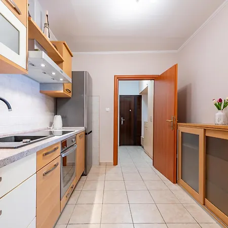 Matea With Terrace アパート *