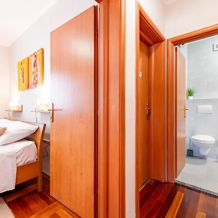 Matea With Terrace アパート