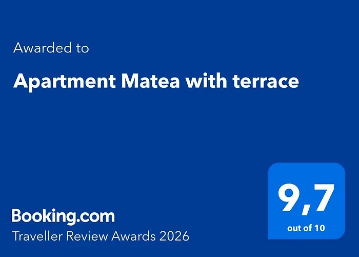 아파트 Matea With Terrace 자다르