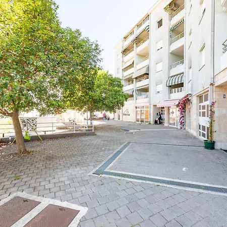 Matea With Terrace Appartement *