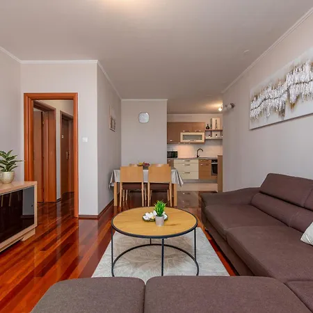 Appartement Matea With Terrace