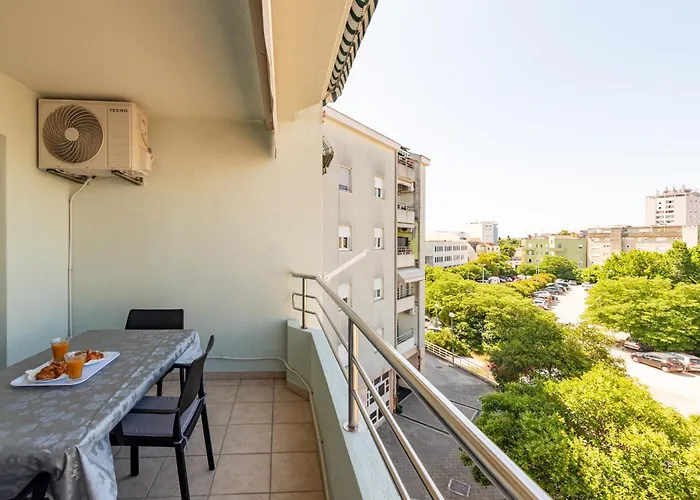 Matea With Terrace Апартаменты Задар